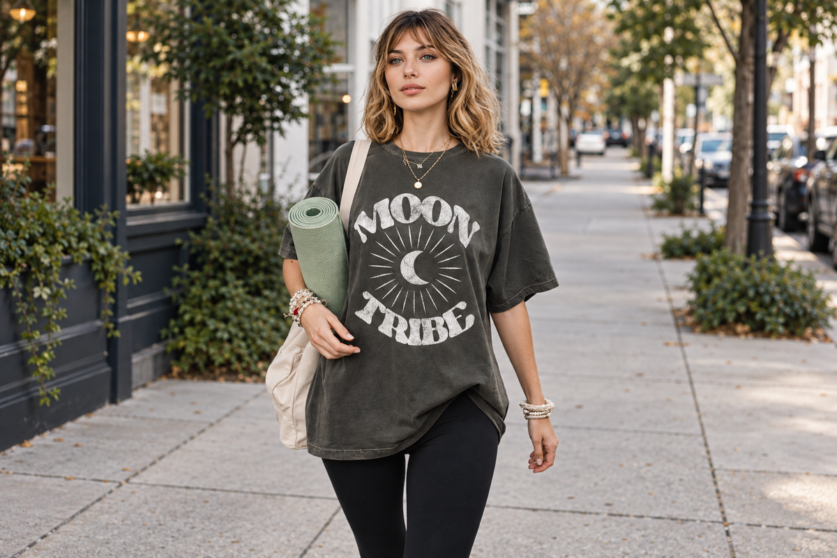 House of Caelo Moon Tribe Pepper tee worn with leggings on the way to yoga