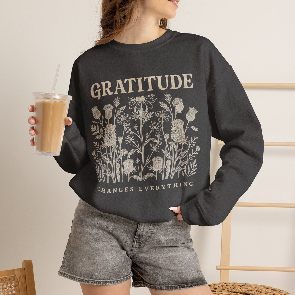 Gratitude Changes Everything sweatshirt by House of Caelo - product image 16