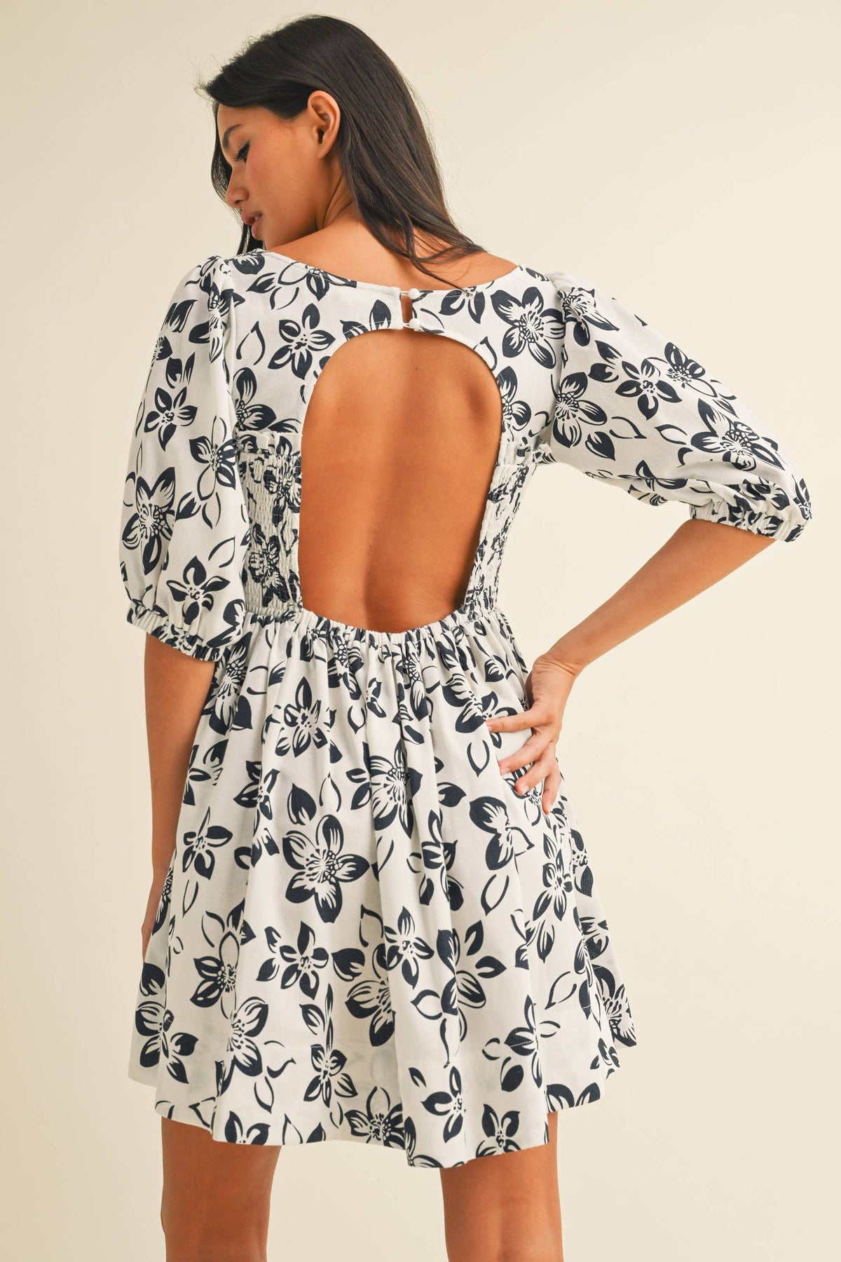 ID8985 FLORAL PRINTED PUFF SLEEVE OPEN BACK MINI DRESS - Fitkitty Culture Athleisure Wear, Yoga Wear &  Women's Clothing