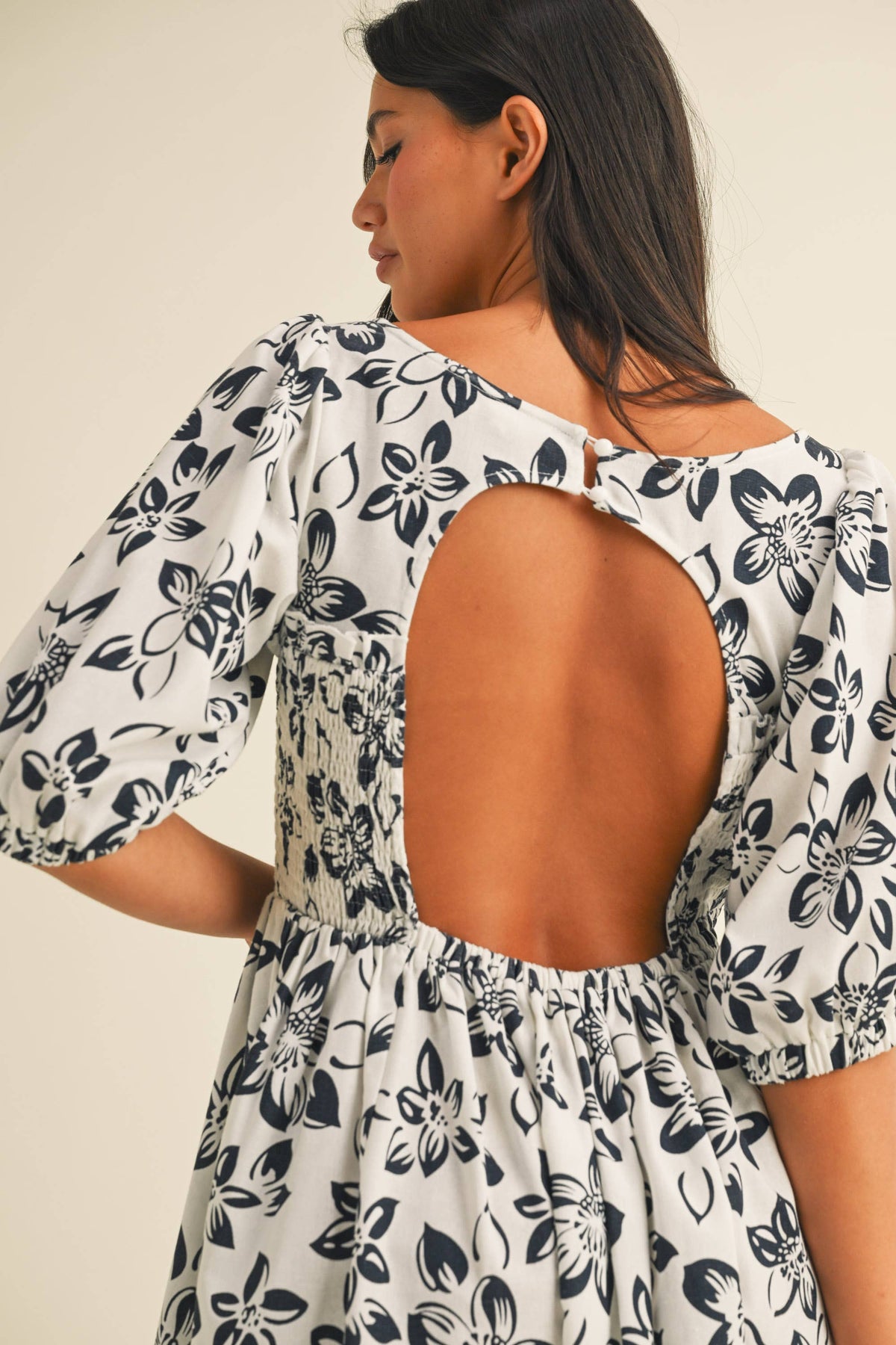 ID8985 FLORAL PRINTED PUFF SLEEVE OPEN BACK MINI DRESS - Fitkitty Culture Athleisure Wear, Yoga Wear &  Women's Clothing
